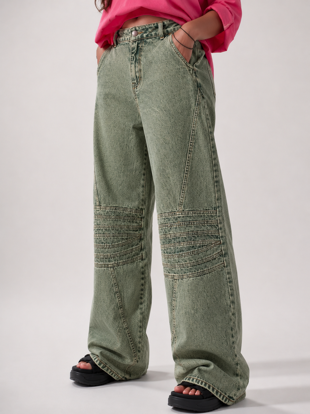 Amazing Olive Drift Baggy Jeans worn by a model. Buy the best clothes from Thirtieth .in