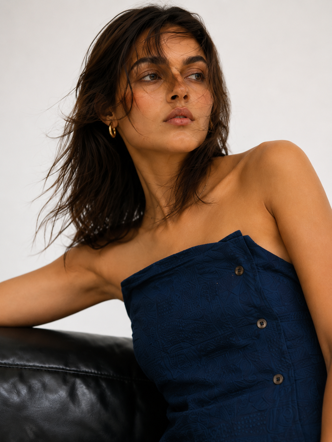 Amazing Indigo Form Set worn by a model. Buy the best clothes from Thirtieth .in